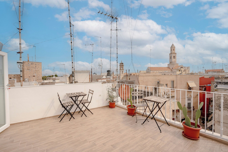 Others 5, Old Town Vibe, Bari