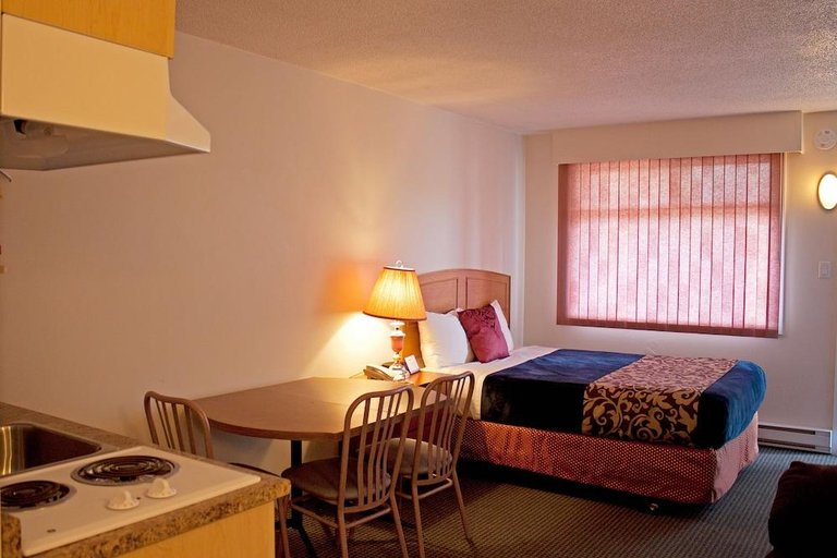 Bedroom 2, Grandview Motel, Thompson-Nicola