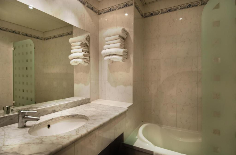 Bathroom 4, Hotel Claude Bernard Saint Germain, Paris