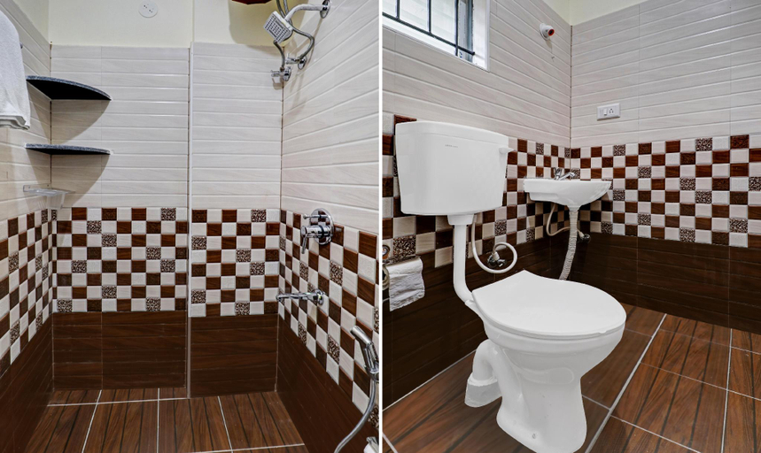 Bathroom 4, Treebo SLN Heritage, Bangalore
