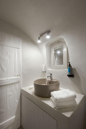 Bathroom 2, Blue Dolphins Apartments, South Aegean