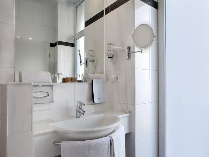 Bathroom 10