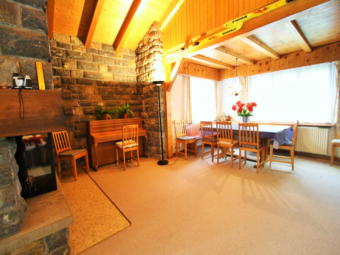 Food & Drinks, Bright Chalet with Terrace, Sierre