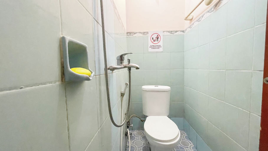 Bathroom, Koolkost Taman Duta, Depok
