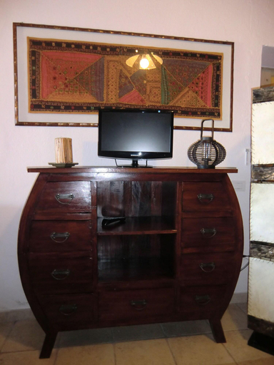 Bedroom 2, Sole e Sale in Sardegna, Cagliari