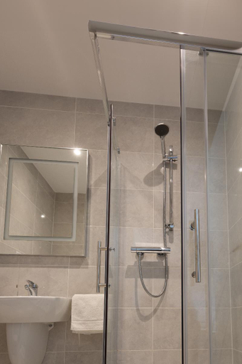 Bathroom 4, Killarney View House B&B