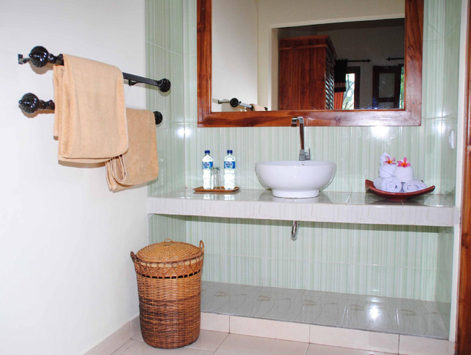 Bathroom 10