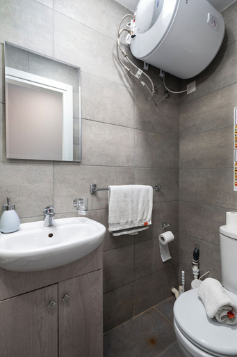 Bathroom, Modern Ensuite Rooms Near Balluta Bay, St Julian's