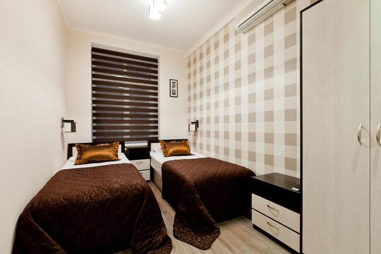 Others 5, Apriori Hotel, Sankt-Peterburg gorsovet