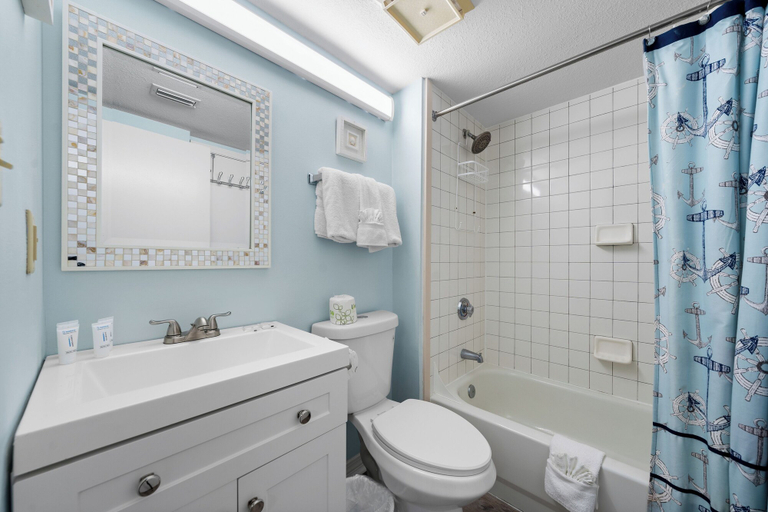 Bathroom 3, Harbour Place 310, Baldwin