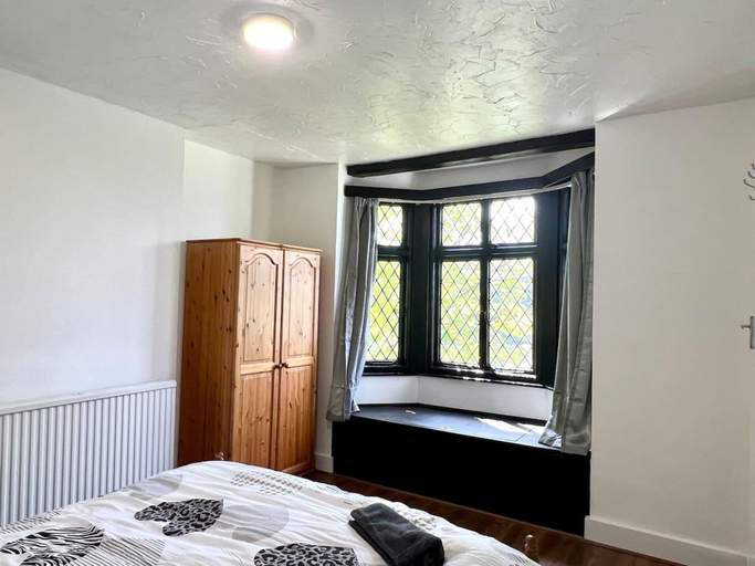 Room 5, Sleeps 8 Thamefront Gem w/ Petsok, Free Parking, Windsor and Maidenhead