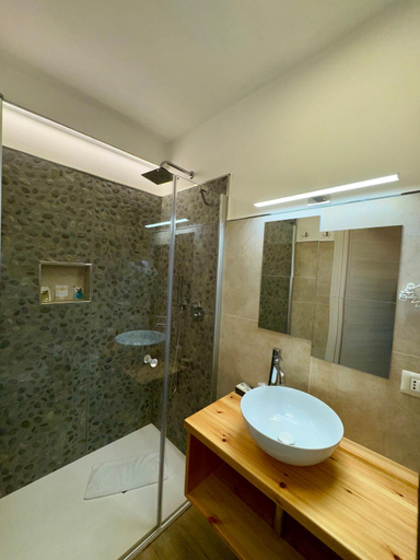 Bathroom 3, Hotel Lo Sciatore, Campobasso