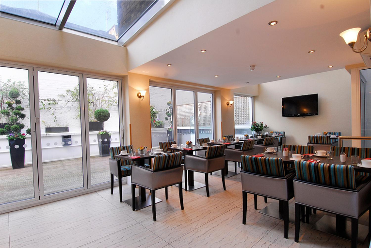 Food & Drinks 4, Astors Belgravia, London