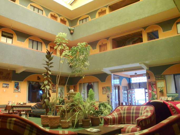 Food & Drinks 4, Hotel Utama, Manco Kapac