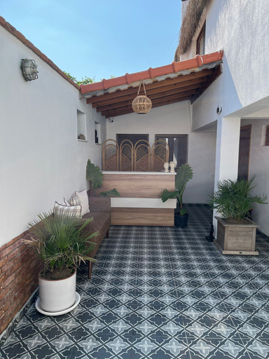 Exterior & Views 2, kai urla, Urla