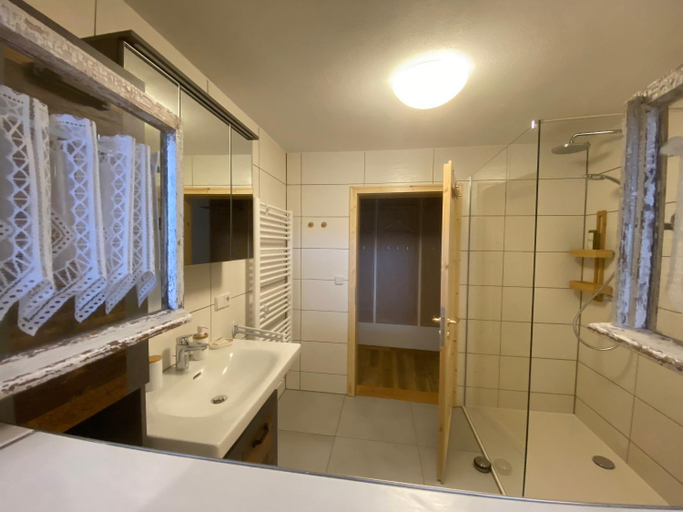 Bathroom 3, Panoramahotel Lilienstein, Sächsische Schweiz-Osterzgebirge