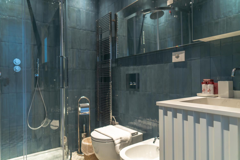 Bathroom 3, About Italy Holiday Rooms and Apartments, La Spezia