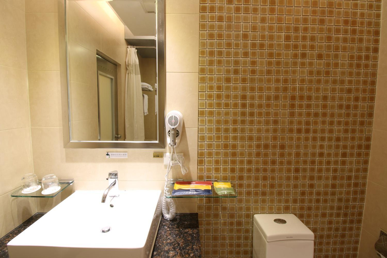 Bathroom 5, R7 Hotel, Kaohsiung