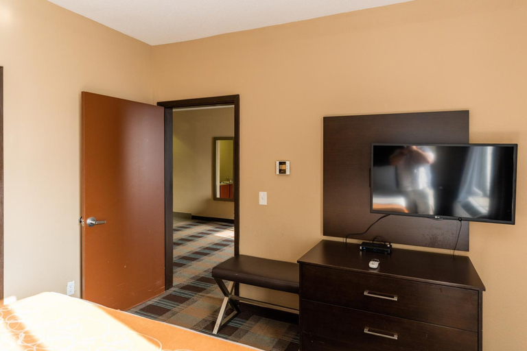 Bedroom 3, Comfort Suites Houston West at Clay Road, Houston