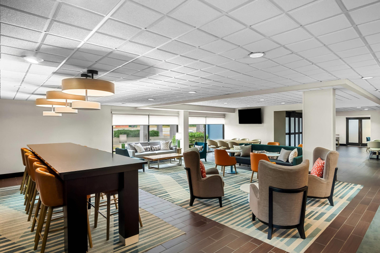 Food & Drinks 5, Comfort Inn Cadillac, Wexford