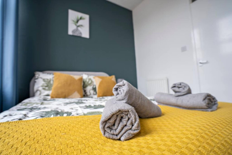 Room 3, 2 Bed-town Centre-free Parking, North Tyneside