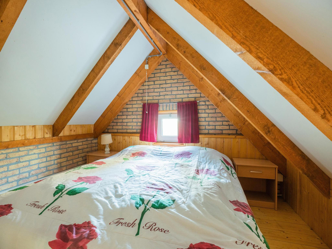 Bedroom 2, Holiday Home in Wijnaldum near Harlingen Harbor, Harlingen