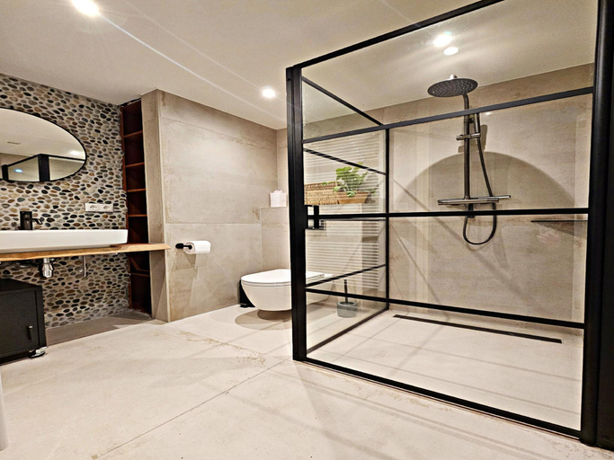 Bathroom 3, Scenic Stay Near Town Lake, Barneveld
