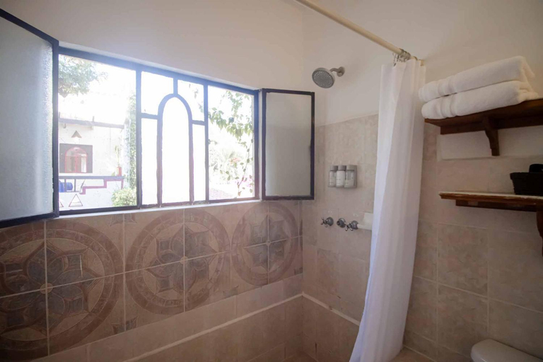 Bathroom 3, Hotel Casa Blanca, Chapala