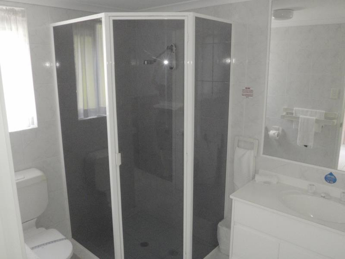 Bathroom 7