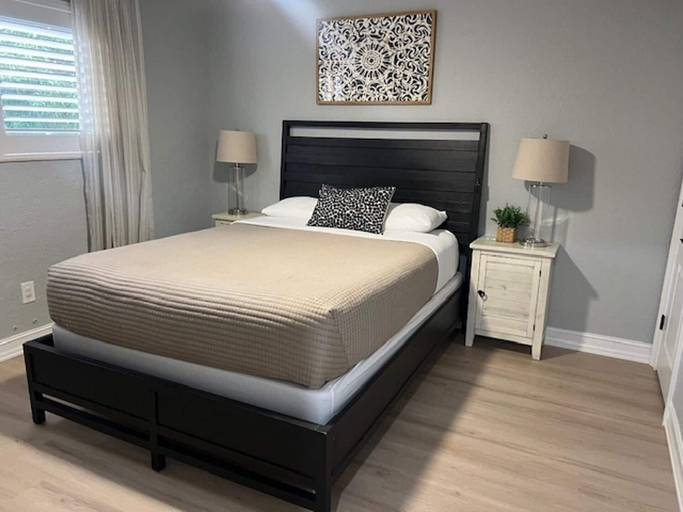 Bedroom 3, 3 Bed - Sleeps 6 - Free Parking - 5 Mins to Beach, Broward