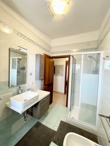 Others 5, B&B Le Saline, Taranto