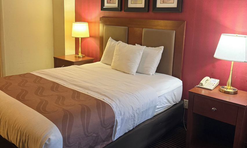 Bedroom 3, Hotel Hanna, Dauphin