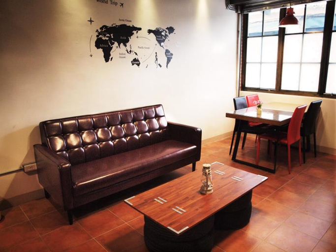 Public Area 2, Knock Knock Hostel, Kaohsiung