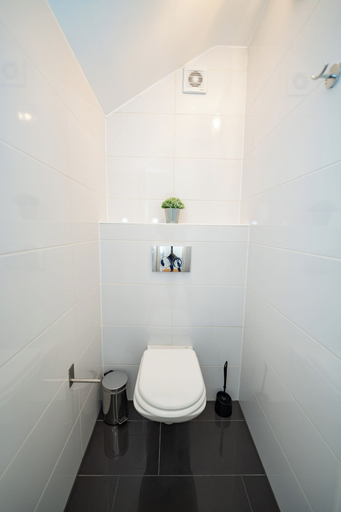 Bathroom 4, Funtastic Apartment with Private Heated Pool, Novalja