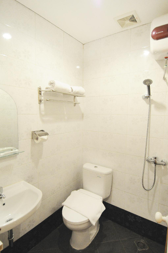 Bathroom 4