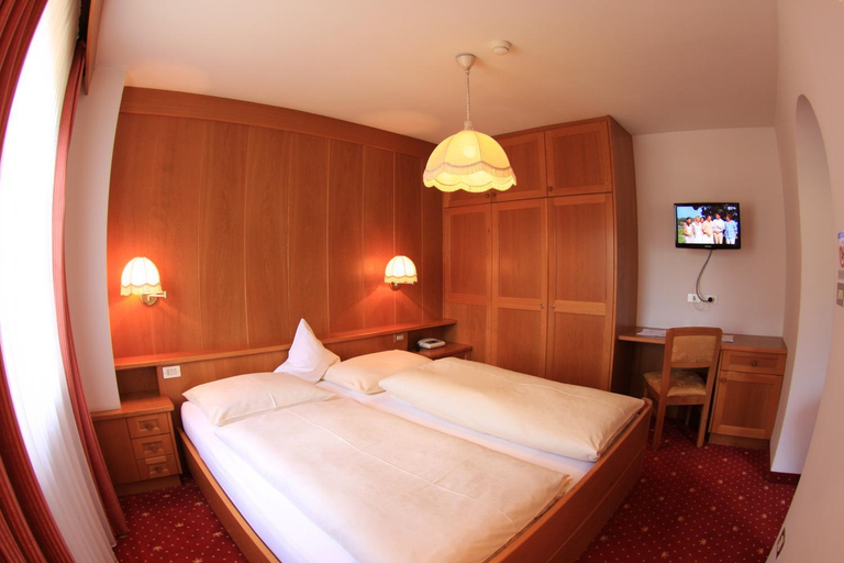 Bedroom 2, Hotel Talblick, Bolzano