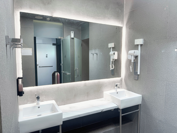 Bathroom 24