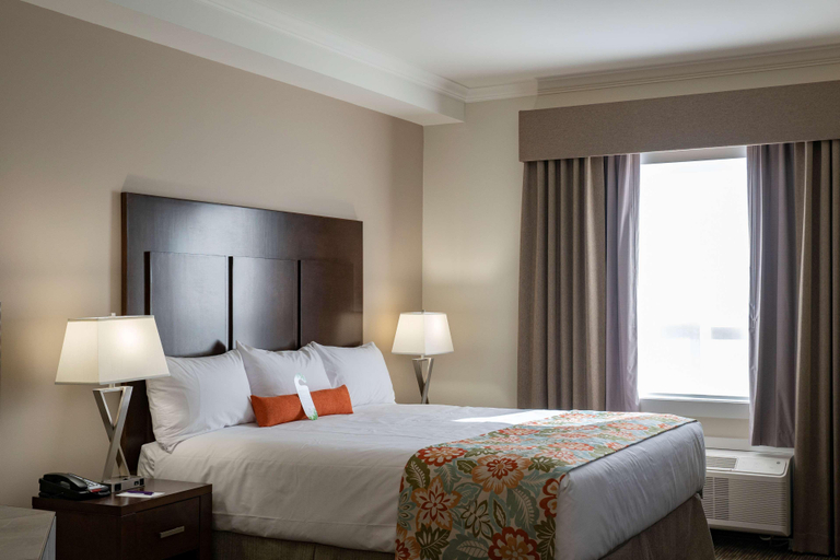 Bedroom 4, Coast Oliver Hotel, Okanagan-Similkameen