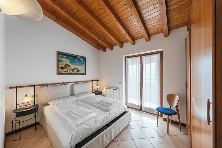 Bedroom 3, Poggio sul Clisi 30 Apartment by Wonderful Italy, Brescia