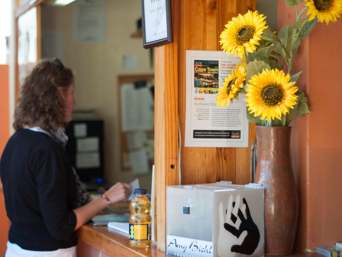 Public Area 4, A Sunflower Stop - Hostel, City of Cape Town