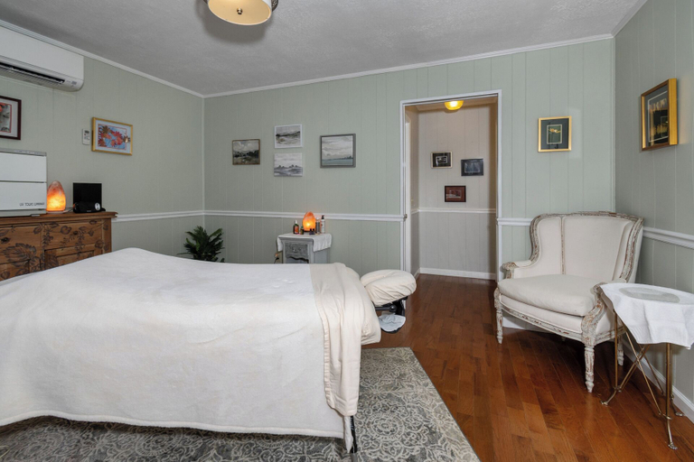 Bedroom 4, Switzerland Inn, McDowell