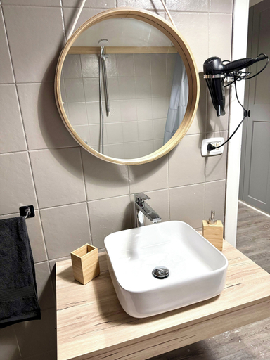 Bathroom 3, Monacos home and food, Napoli