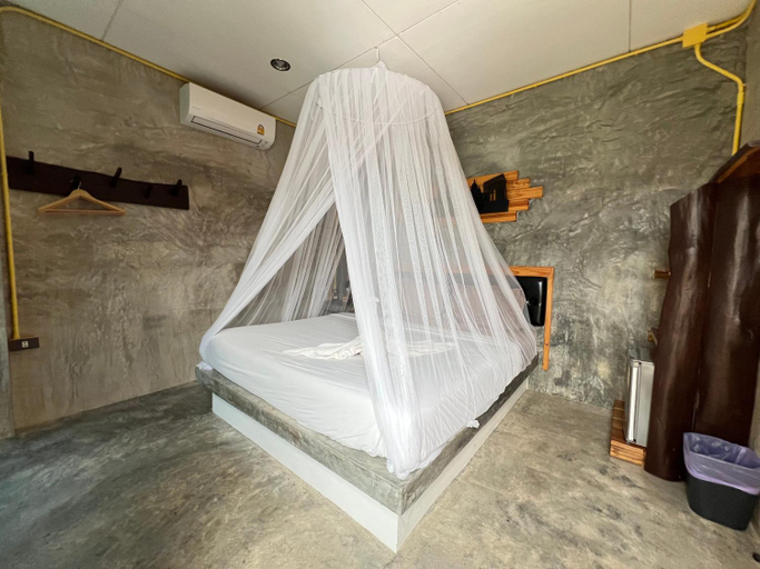 Bedroom 2, Sunshine on the rock, K. Ko Kut