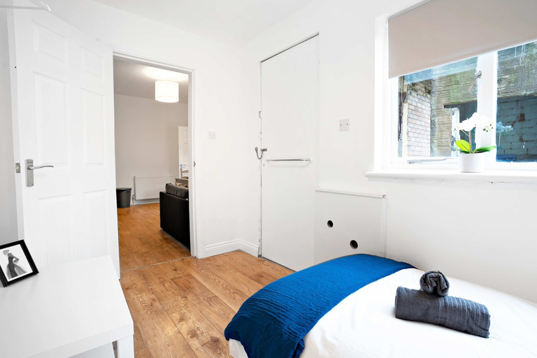 Room 5, 2 Bed-ground Floor-free Parking, Fife