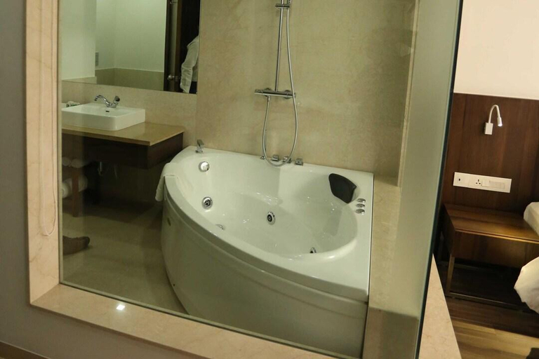 Bathroom, Eulogia Inn, Ahmadabad