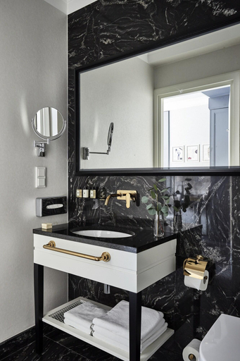 Bathroom 4, Teatro Hotel - Destigo Hotels, Warsaw