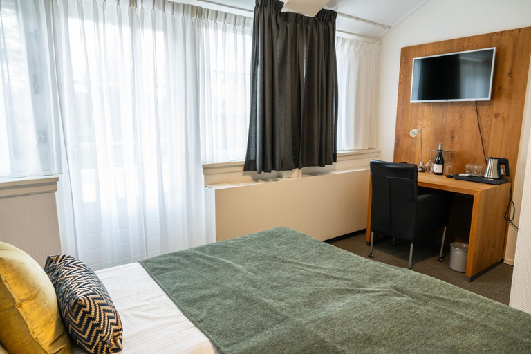 Bedroom 2, Hotel Restaurant Het Witte Huis, Opsterland