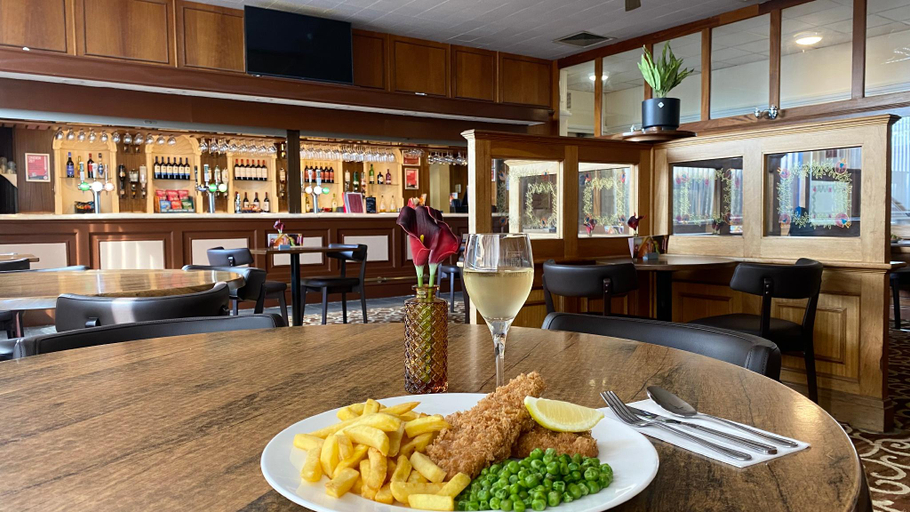 Food & Drinks 5, Britannia Russ Hill, Surrey