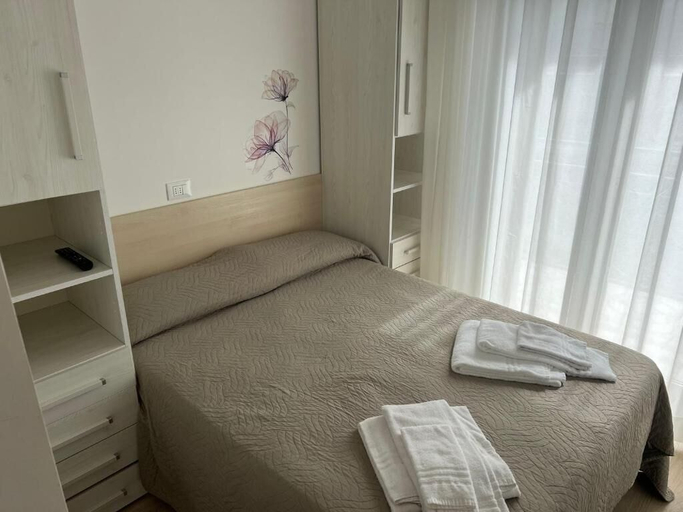 Bedroom 2, HOTEL ANVERSA, Rimini