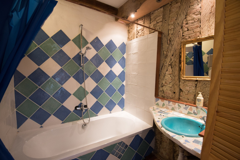 Bathroom 4, Domaine a Marmande, Gers